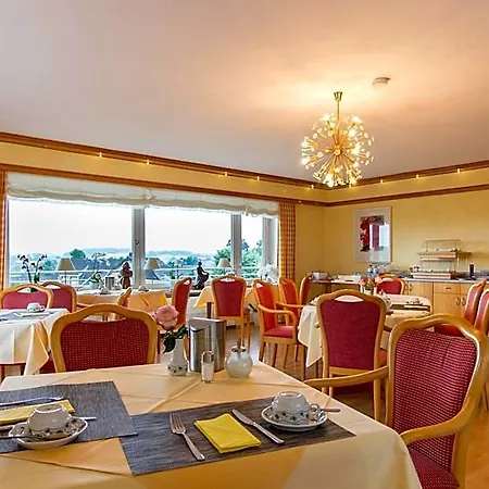 Couette-café Seeblick Garni 3*
